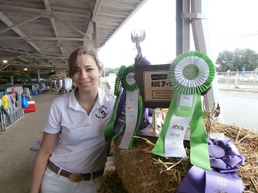 IDGA Member displaying 4-H & FFA Iowa State Fair awards